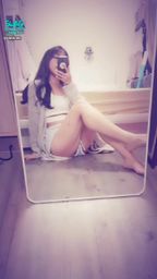 janicee : 性感下乳💋
露出南半球的鏤空💙
摸摸腿💚腿控足控快來💓
Semisphere😈
#鏤空 #長髮 #小可愛 #sexy #裸足 #赤腳 #美腿 #鎖骨 #短褲 #南半球 #下乳