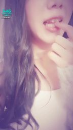 janicee : 咬咬手指,舔嘴揉奶😈
水嫩雙唇與性感下乳💋
露出南半球的鏤空💙
腿控足控快來💓
Semisphere😈
#鏤空 #長髮 #小可愛 #sexy #裸足 #赤腳 #美腿 #鎖骨 #短褲 #南半球 #下乳