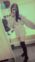 janicee : 抬起手就露出黃色內衣♥️
露下乳的小可愛💙
腿控足控快來💓
Semisphere😈
#鏤空 #長髮 #小可愛 #sexy #裸足 #赤腳 #美腿 #鎖骨 #短褲 #南半球 #下乳 #膝上襪 #內衣
