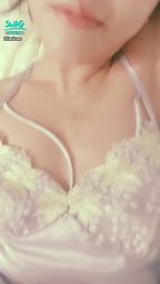 janicee : 水嫩的唇瓣💋
輕薄緞面睡衣👀
性感美背交叉🌹
silky💗
#細肩帶 #長髮 #睡衣 #sexy #裸足 #赤腳 #裸足 #鎖骨 #短裙 #美腿 #腿控 #足控 #黑髮