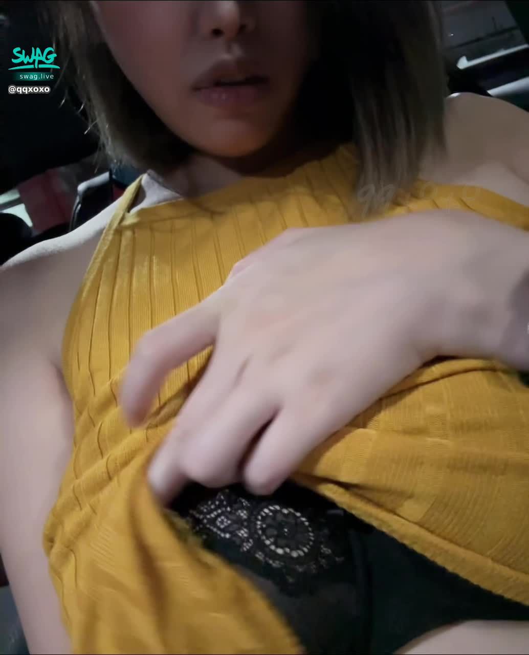 qqxoxo : 🫣客戶車上🚗突然好想要🫦
想看巨乳彈出嗎？💋
私訊兩個紫鑽💎快來解鎖🔓❤️

#QQ #G奶 #巨乳 #騷 #私訊換片