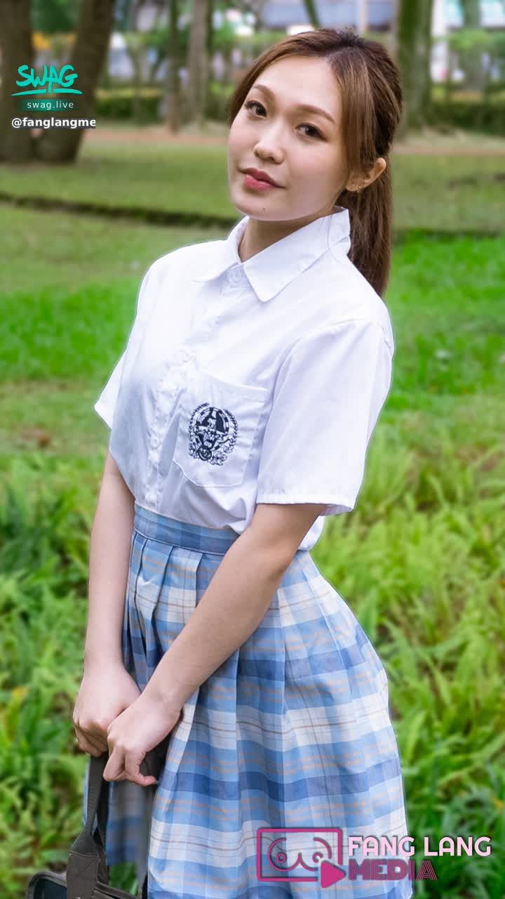 fanglangmediatw : 羞澀女大生,第一次的拍攝說不出來害羞
#放浪傳媒 #騷 #美乳 #性感