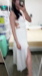 janicee : 性感女神系💋
拉開開衩裙擺,露出長腿💙
白皙的裸足💚
露出美背的線條🌹
White dress💗
#細肩帶 #長髮 #洋裝 #sexy #裸足 #赤腳 #裸足 #鎖骨 #開衩 #美背 #美腿 #腿控 #足控 #黑髮
