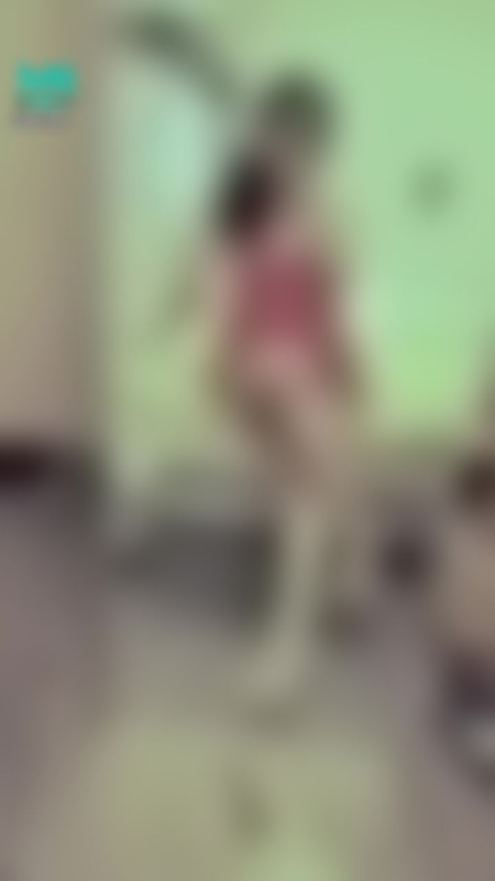 janicee : 紅色睡衣與氣質洋裝⭐
露出鎖骨與肩胛骨💙
開衩展現美腿的線條🌹
Strapless dress💚
#露肩 #長髮 #洋裝 #sexy #裸足 #赤腳 #裸足 #鎖骨 #開衩 #美背 #美腿 #腿控 #足控 #黑髮