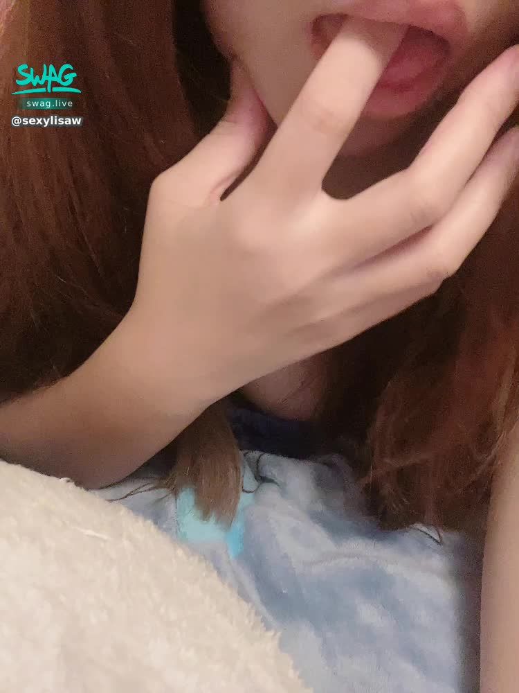 sexylisaw : 好想吃哥哥大大的棒棒 👅