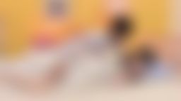 eaglejp : 這群新未婚妻們在披上婚紗前都感到有點憂慮,他們不確定是不是真的該步入婚姻。婚禮專家用甜言蜜語和輕柔的手指安撫著他們不穩的心靈。脫光的身軀,感受著除了未婚夫以外的肉棒。