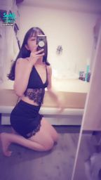 janicee : 透出身形的薄布料👀
性感迷你裙蕾絲戰袍♥️
露出背後酒紅色內衣的線條💋
深V內衣式top與黑蕾絲🌹
Black means sexy💗
#細肩帶 #長髮 #迷你裙 #sexy #裸足 #赤腳 #裸足 #鎖骨 #短裙 #美腿 #腿控 #足控 #黑髮