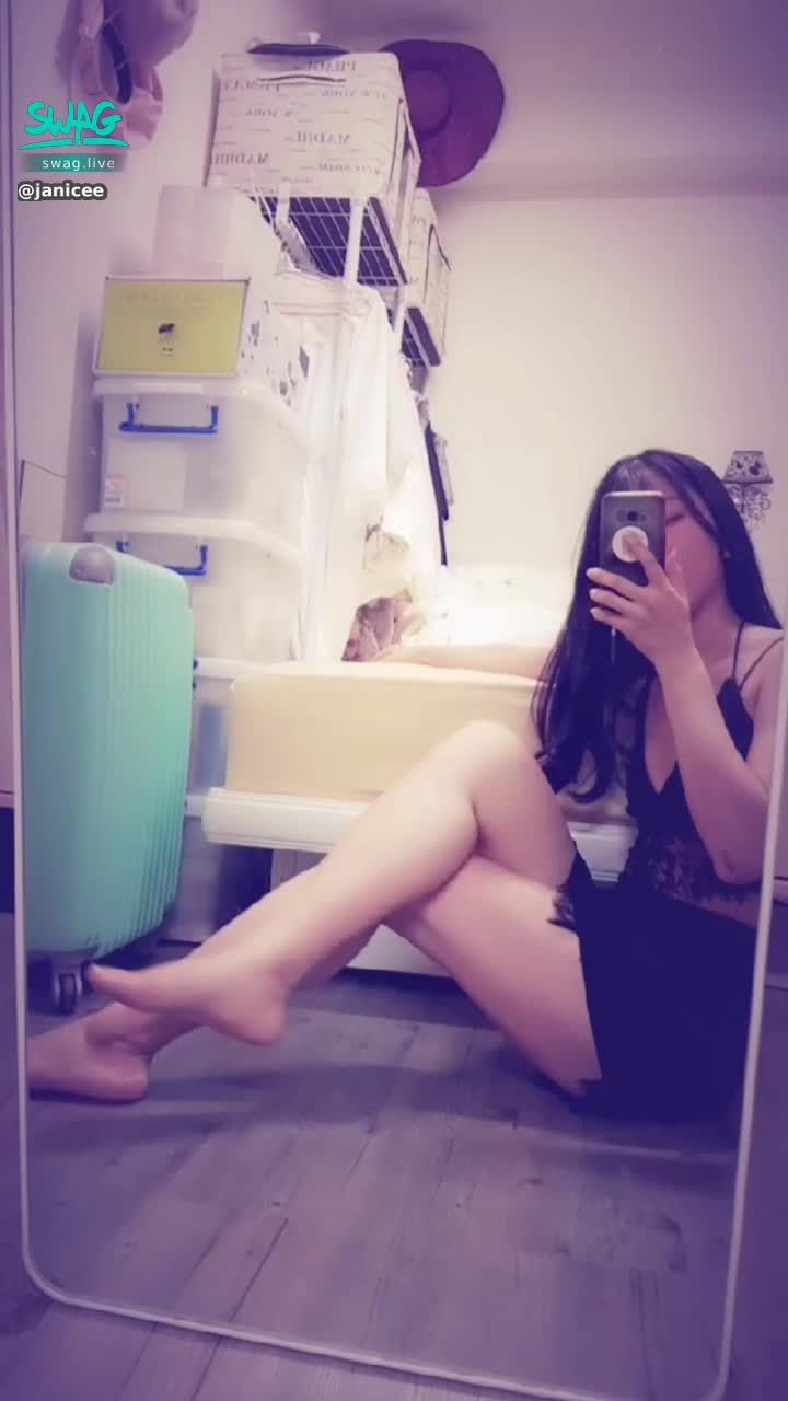  : 近拍美腿💋