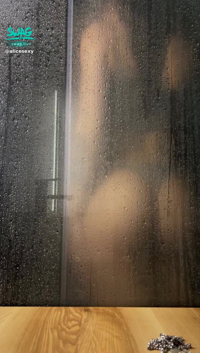 alicesexy : wet 😋