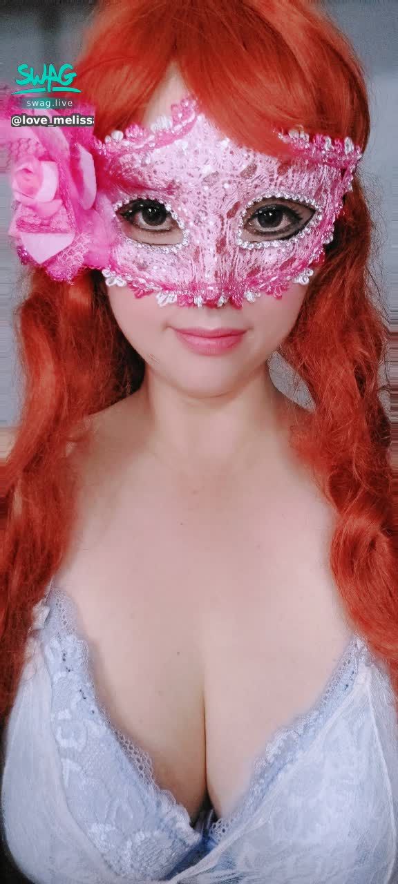 love_melissa : 花仙子打扮那位哥哥喜歡嗎?性感女神遇你相見,希望各位哥哥的多多支持和送禮物加上鑽石,一週五週10:00~12:00、10:30~12:30直播相見啦~