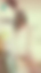 janicee : 拉下睡衣,露出黑色內衣😈
放下睡衣肩帶的誘人模樣💗
容易露出內衣的深V♥️
配上白皙美足💙
Sleep wear💚
#性感 #長髮 #sexy #腿控 #鎖骨 #細肩帶 #低胸 #睡衣 #裸足 #赤腳 #美腿 #乳溝 #洋裝