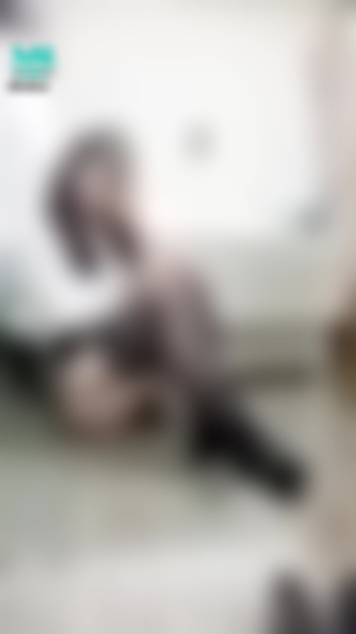 janicee : M字腿摸摸💗
蕾絲黑絲膝上襪的絕對領域👠
OL襯衫的性感姿態😈
腿背的黑色吊襪帶💓
That leg😍
想看萬聖節限定影片嗎♥️?私訊我「萬聖節快樂」就可以得到曝光內褲的小女僕影片😍
#性感 #長髮 #sexy #腿控 #鎖骨 #sexy #短褲 #黑絲 #大腿 #膝上襪 #美腿 #襯衫 #吊襪帶 #絕對領域 #蕾絲 #高跟鞋