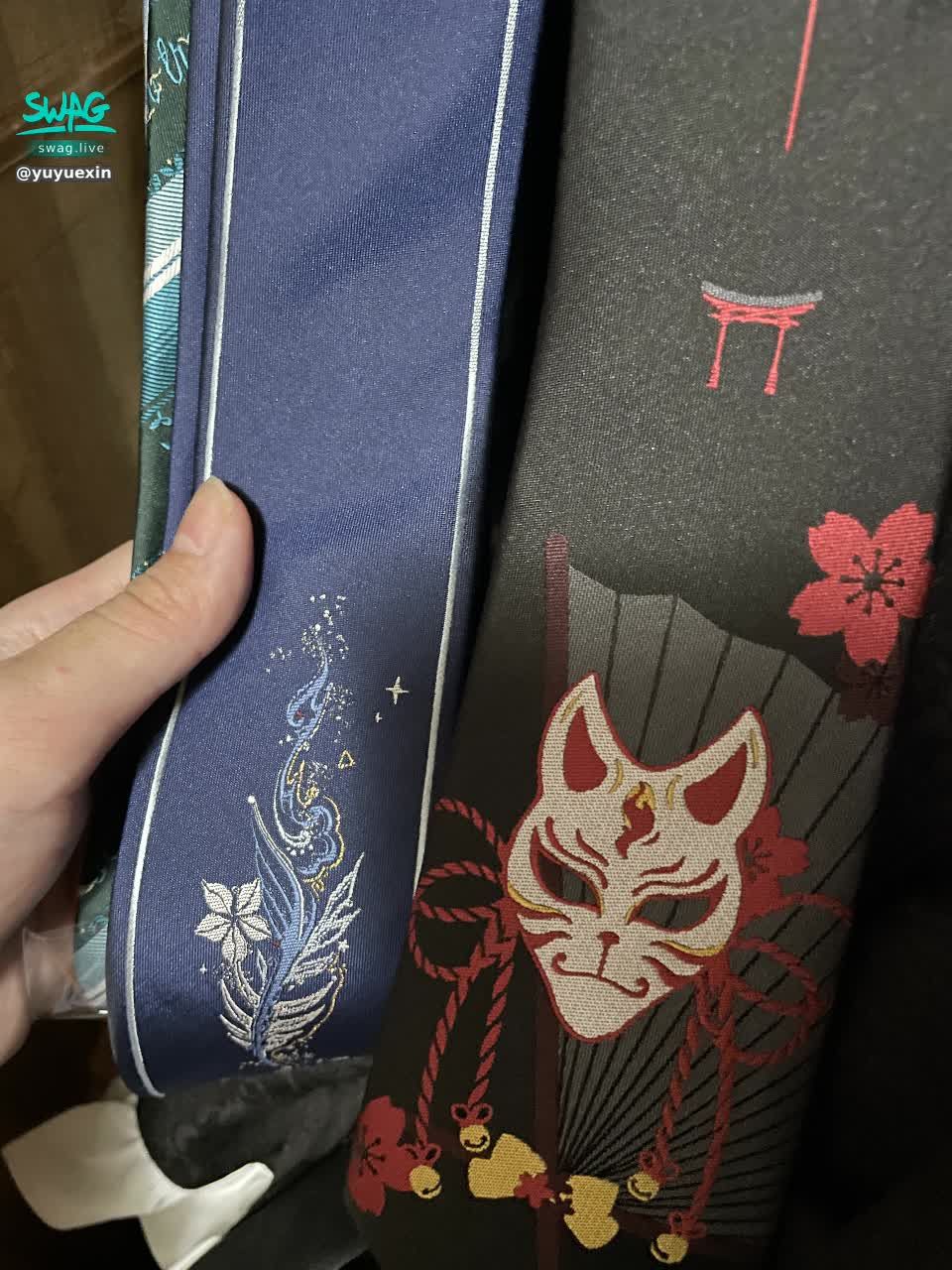 yuyuexin : 讓我幫你係領帶好嗎?