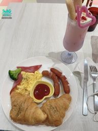 yuyuexin : 不然小浣熊就把你吃掉!
#小浣熊 #早餐