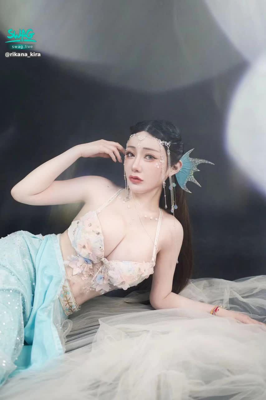 rikana_kira : 淺在深海裡面的人魚公主...
即將浮上檯面了
有人記得我嗎? 趕快私訊我
說不定有驚喜唷!