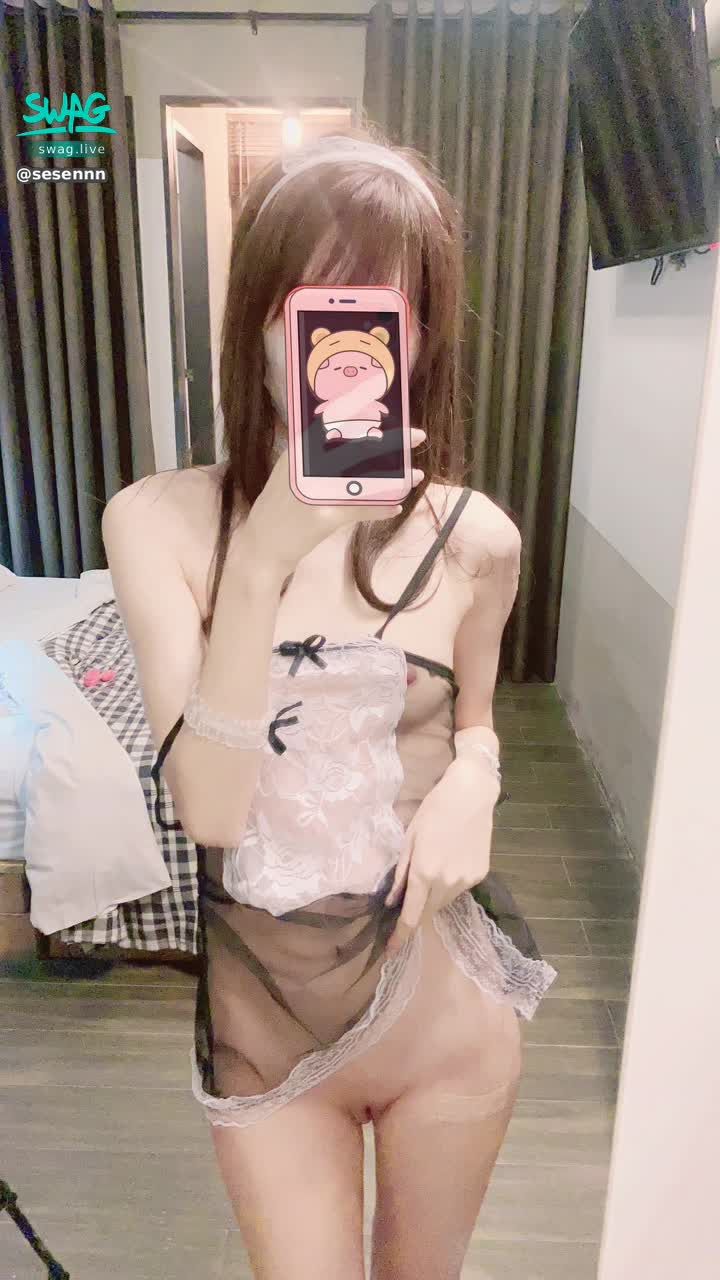sesennn : 這麼嬌嫩可愛的我💋還不快收藏
粉嫩嫩💕嘻嘻寶貝💕讓你招架不住💦
私訊一句❤️美足系嘻嘻❤️給你一個隱藏版的我