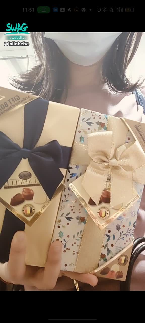 jolinbebe : 性感美女聖誕禮物。想吃嗎