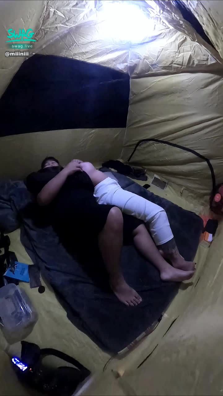 miiiniii : having sex in a tent⛺️🏕️