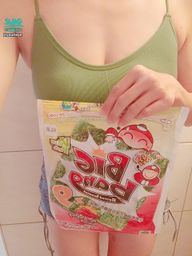 yourleye : 我要來吃小老闆海苔😋哥哥也來一起吃😃