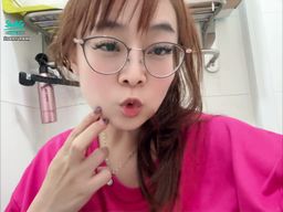 pennymomo : 費洛蒙淡淡的香味淫水!