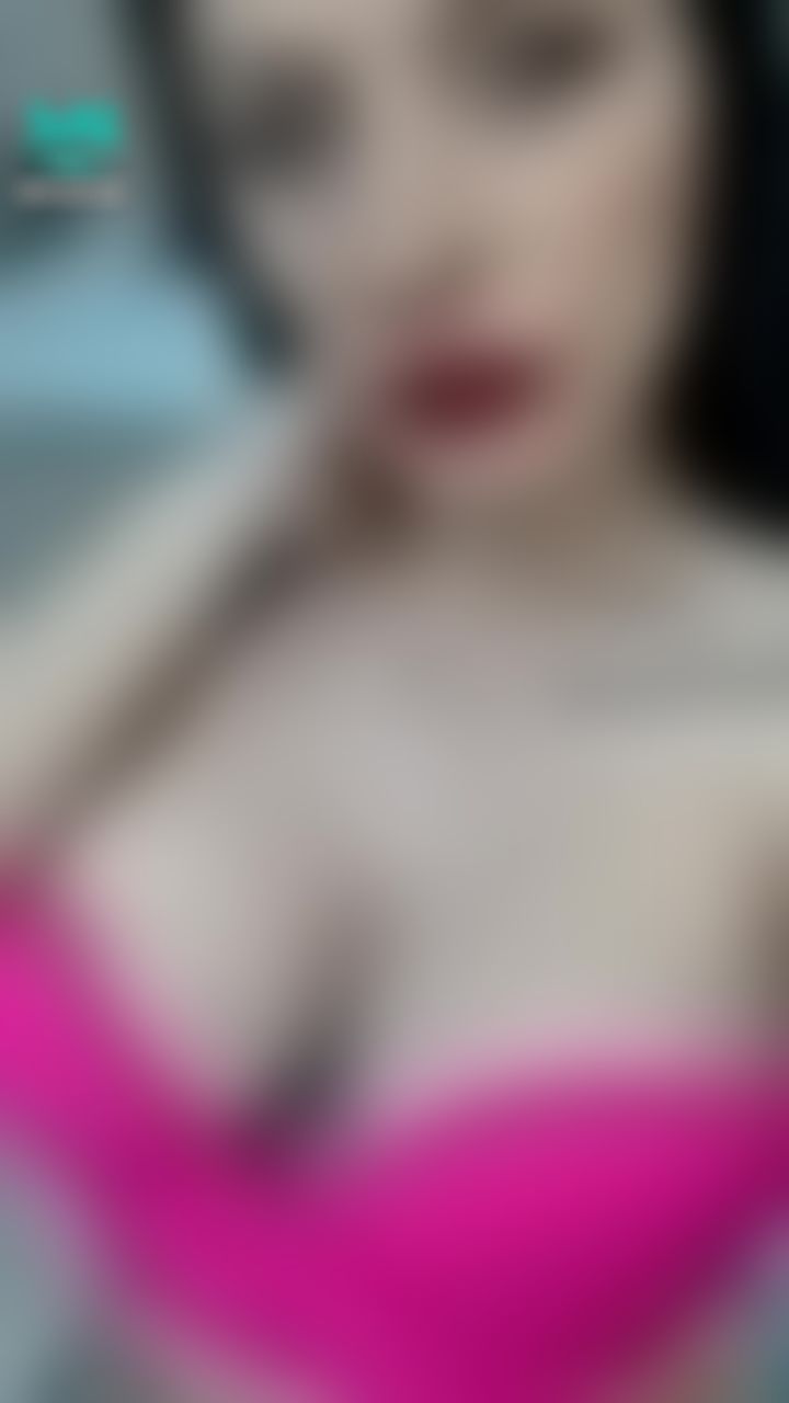  : #boobs #sexy 
