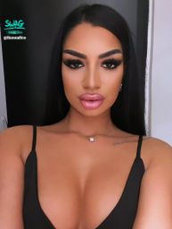 fionnafire : Do you wanna touch this breasts? 🧁🧁🧁
#brunette #sexy #horny #bigtits