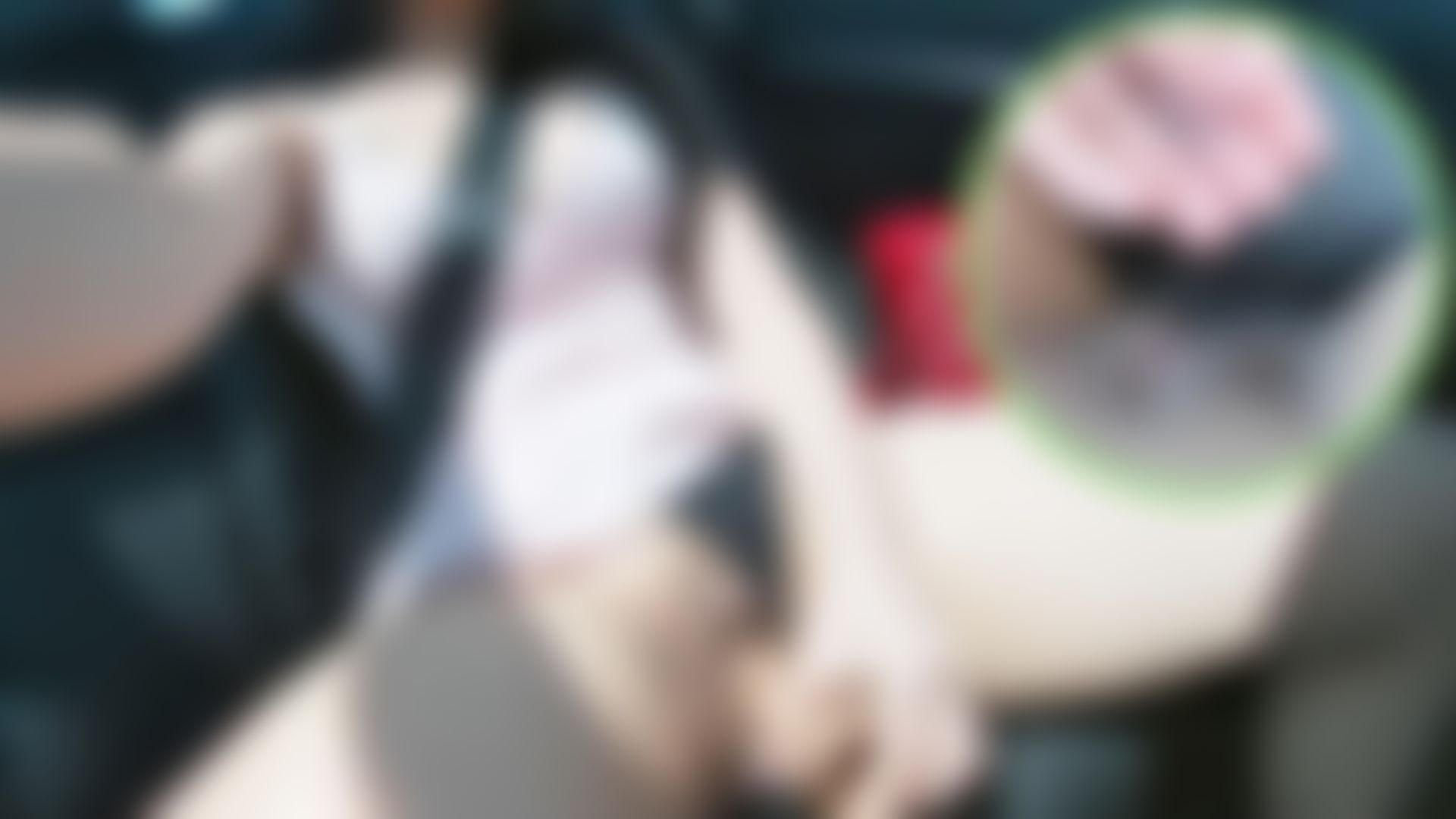 loliiiiipop99 : 【Close Up】Taking My Dildo For An Uber Ride, Accidentally Wet The Back Seat - 带上假肉棒坐Uber，不小心把后座弄湿了

Hi everyone! I just uploaded a new video where I was masturbating on an Uber trip. If you want to see my tight pussy having a big dildo, please support me by unlocking this video. With love. 大家晚上好呀，刚刚上传了一个新的视频。如果大家想看我在Uber上面玩新买的自慰棒可以在这里解锁哦！