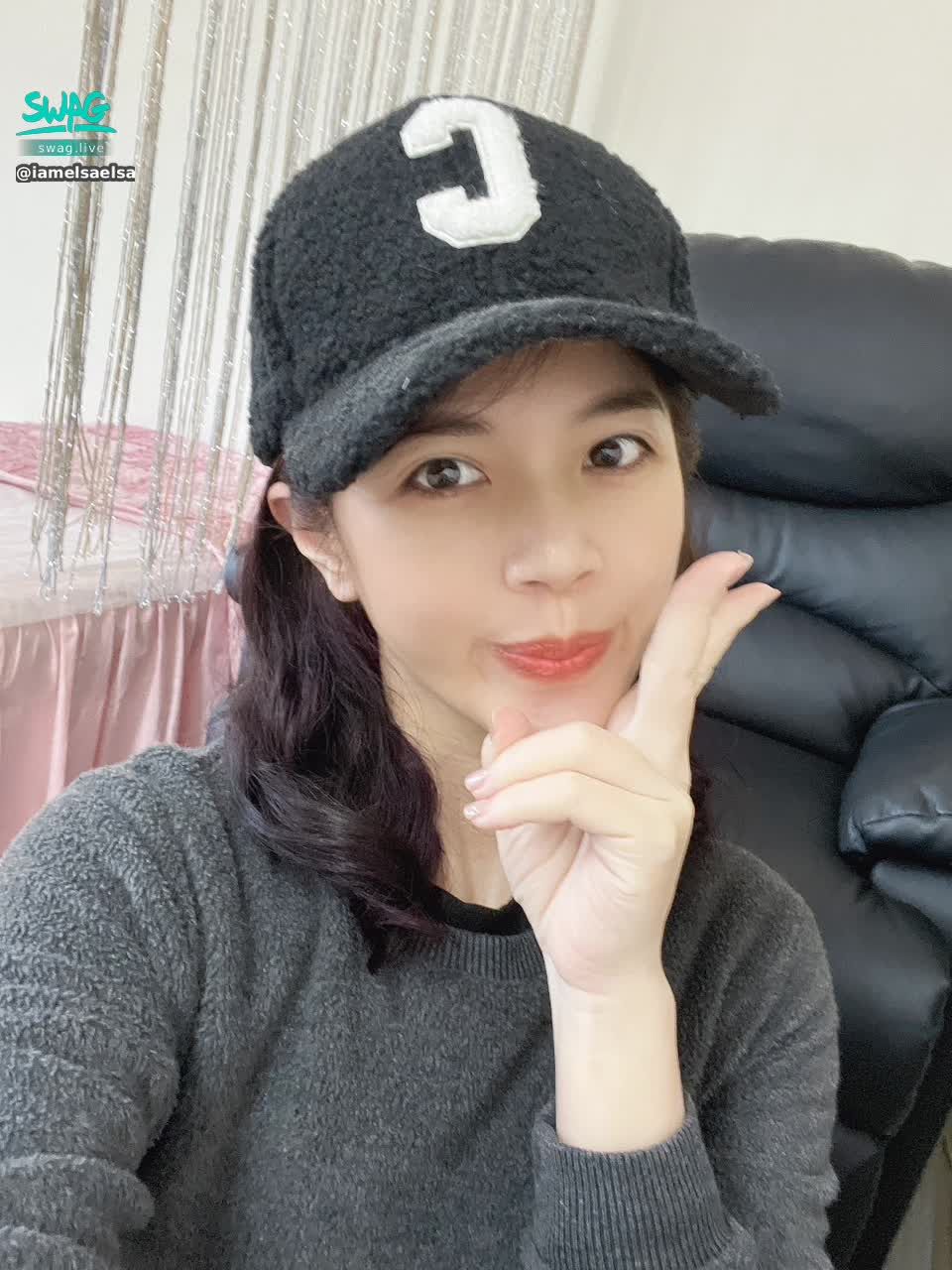 iamelsaelsa : 單純俏皮可愛的我🤪有哥哥不喜歡嗎😊