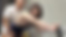 eaglejp : 體育老師私自把學生叫進體育間,然後隨意開個藉口要學生用身體來補抵學分。