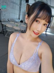 gudetamayo : 我知道滿多哥哥期待我直播,我自己也很躍躍欲試,但其實蛋黃妹跟家人住,直播可能要偶爾家人剛好不在才敢偷偷開播喔...