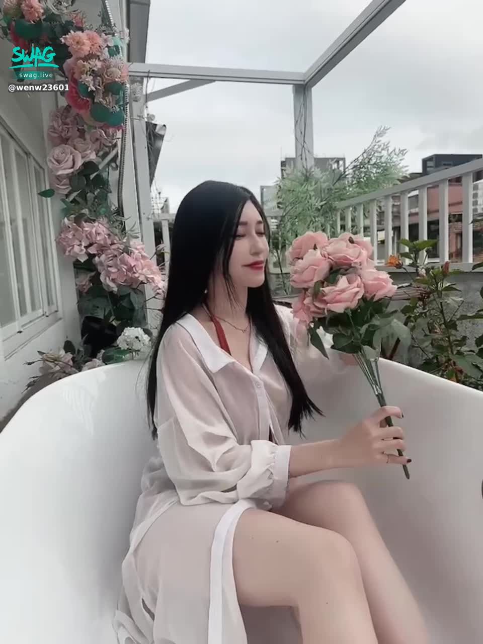 wenw23601 : 想和你一起在浴缸裡💓