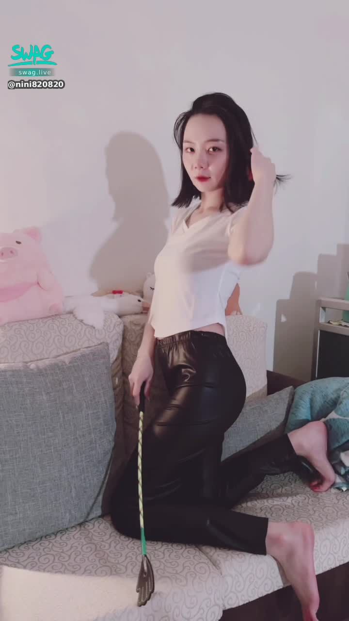 nini820820 : 你的小屁屁壞蛋來了🤭