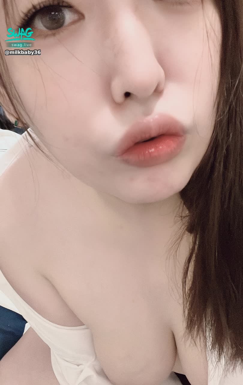 milkbaby367 : 手好忙，可以幫人家拉好嗎？🫦