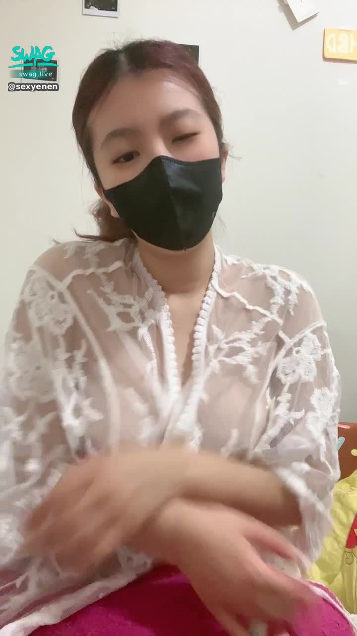 sexyenen : 裡面不穿也太色了吧🥵🥵