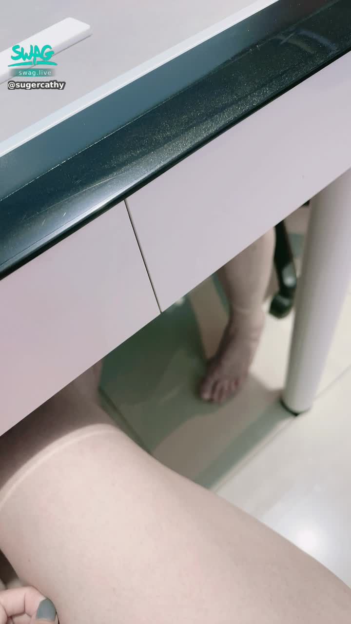 sugercathy : 今晚過母親節,無法直播,有寶寶私訊能幫我送送禮物嗎?
十顆紫黑鑽拿大尺五部
50顆紫黑鑽➕vip
今天業績還有差😭😭😭