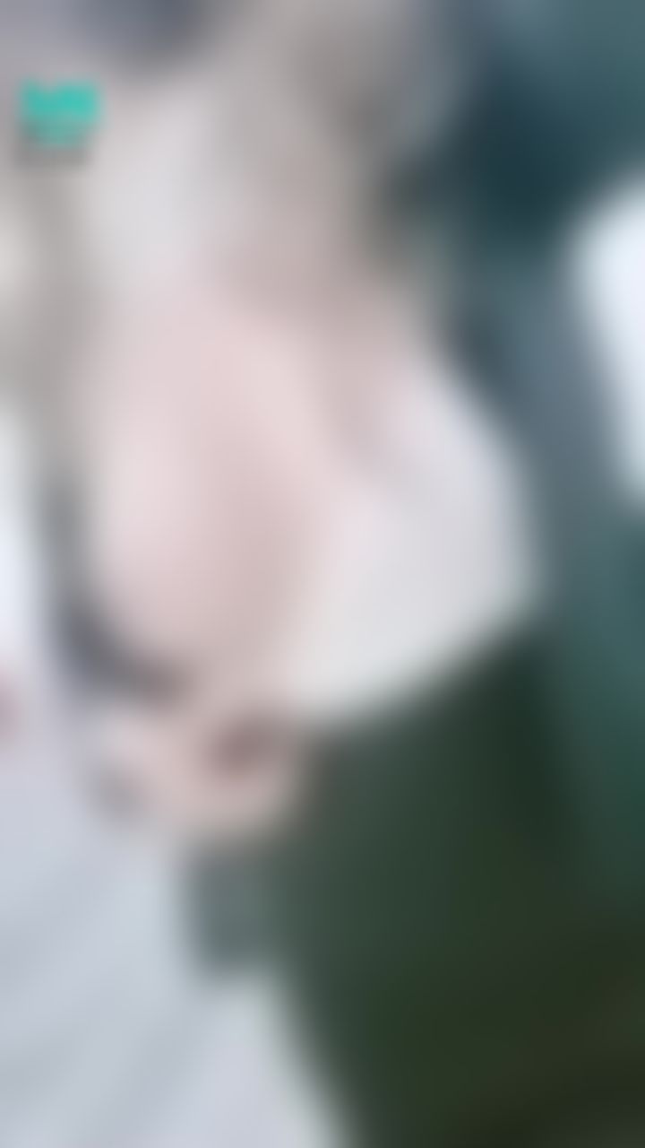 qoo089 : Babe小秘書在老闆房間偷偷自慰,噓~別跟大家說