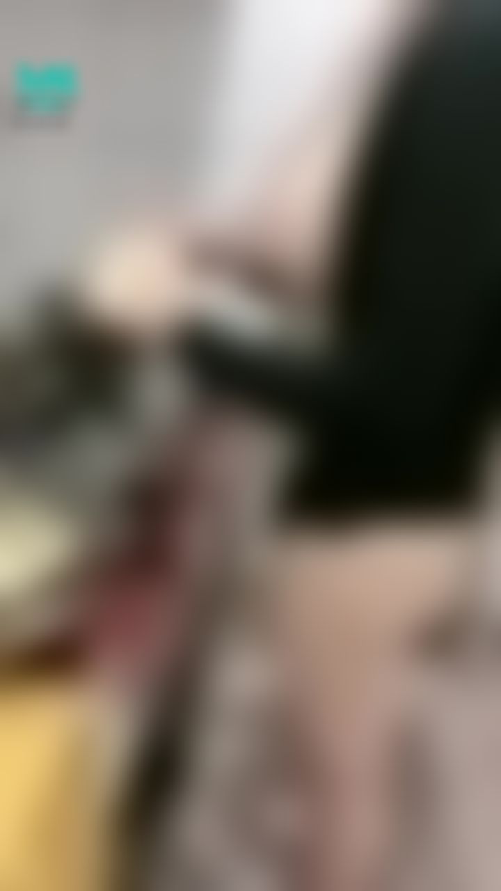 qoo089 : 低鑽全裸下麵給粉絲粗
滿滿的愛心…第一次的實戰
好辛苦