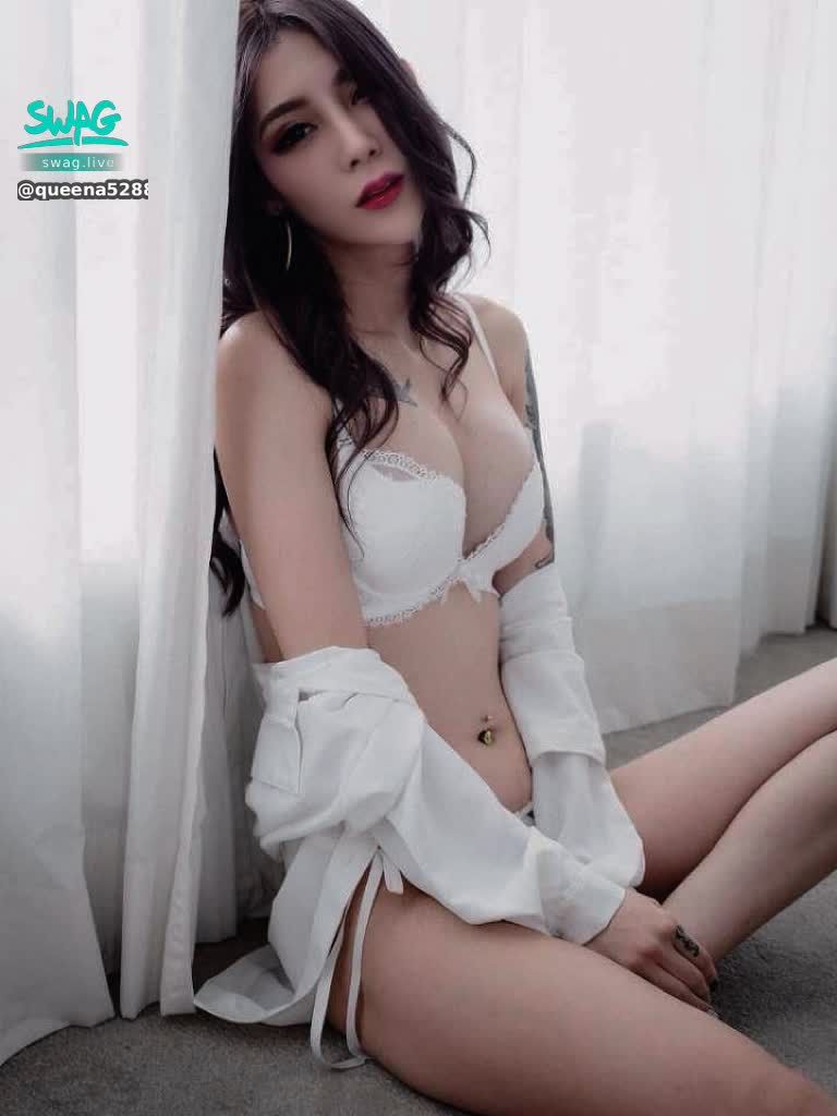 queena5288 : 喜歡白色🤍 但最愛有人對我色色🫦