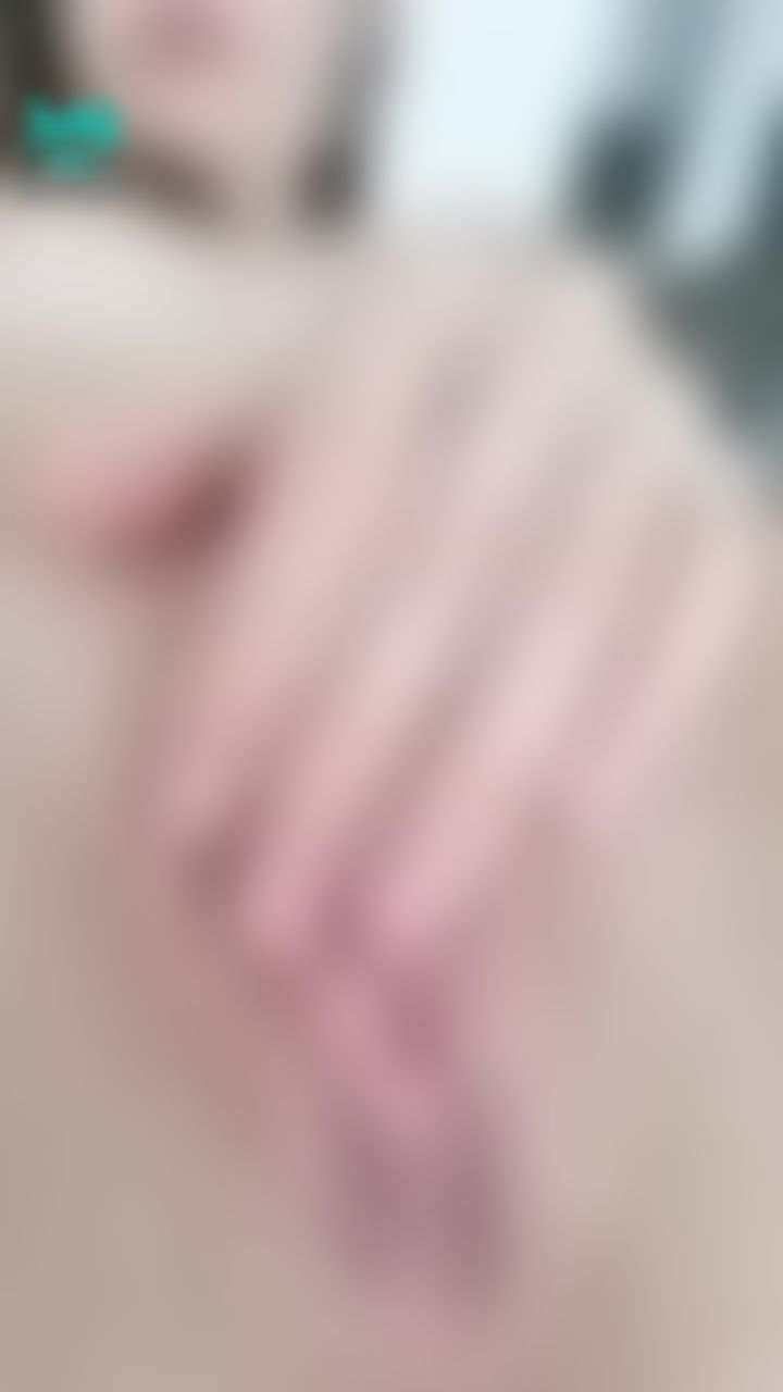 lessikitty : 
pussy  closeup,  open,  rubbing