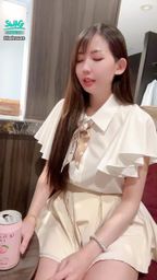 ladyyuan : 來日本一個人太無聊了,在遊樂區遇到一個好心帶我遊園的日本哥哥,晚上請來飯店喝一杯酒⋯在酒精跟日本哥哥調情下直接大戰一場,沒有帶保險套只好直接中出內射我了💦💦日本哥哥還說我騎乘很厲害,女上位腰很會搖,最後還是沒忍住直接內射中出!!