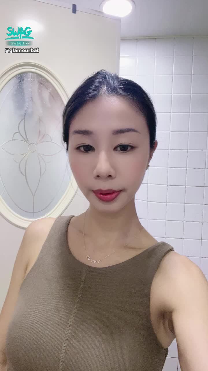 glamourbaby : 早安~上班出門
今天的穿搭有人喜歡嗎🥰?
#桃桃 #性感 #生活#上班