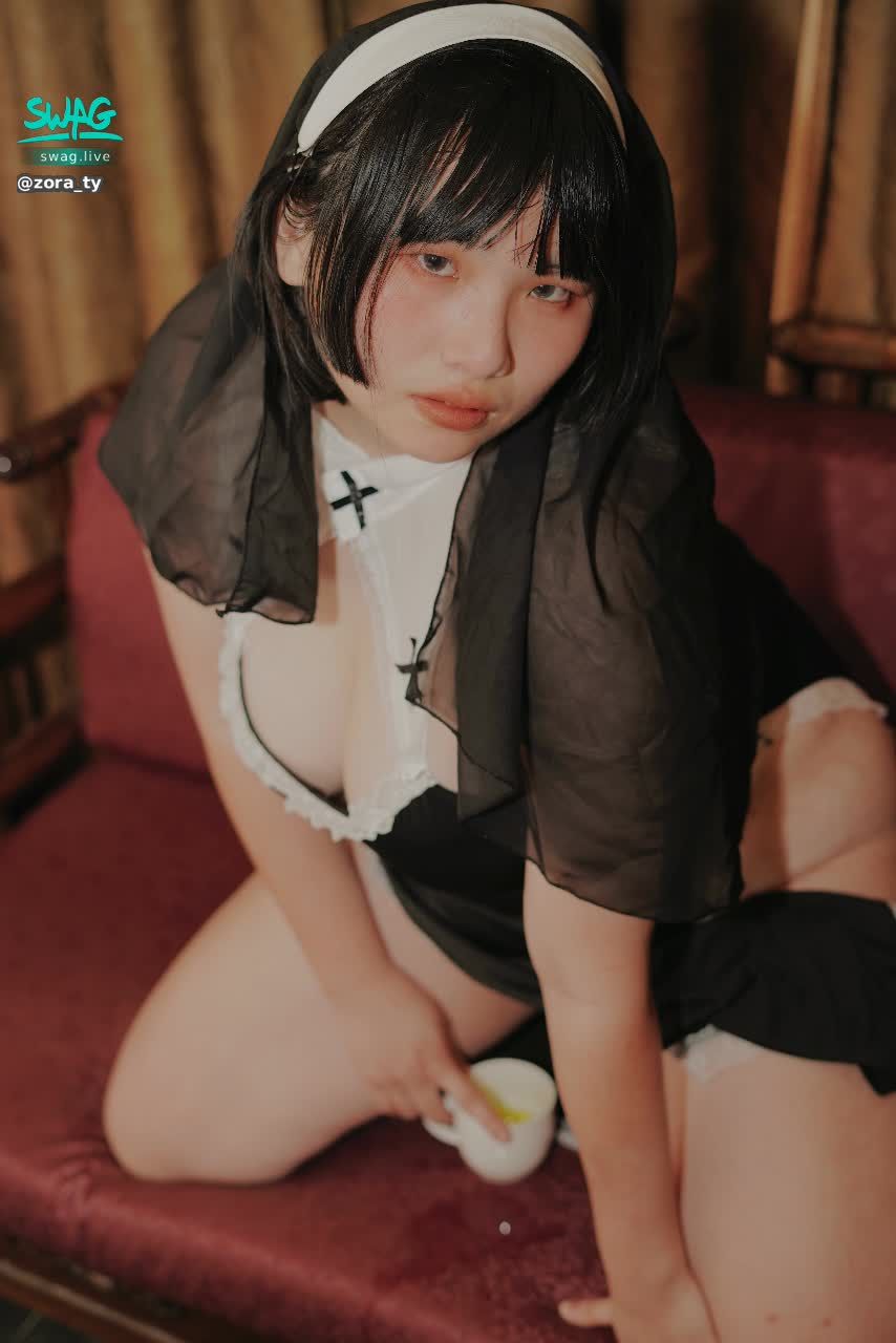 zora_ty : 久違回歸,今天色色修女出沒🫶🏻😍 #sexy #性感 #生活