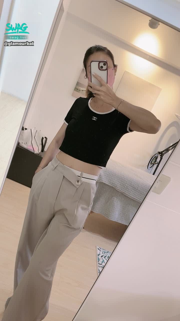 glamourbaby : 🍑桃桃🍑日常工作
昨天被操壞了,今天上班遲到了🤦😝😝😝