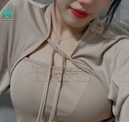 mona5269 : 未來有單男
也可以來一起直播呦🥵