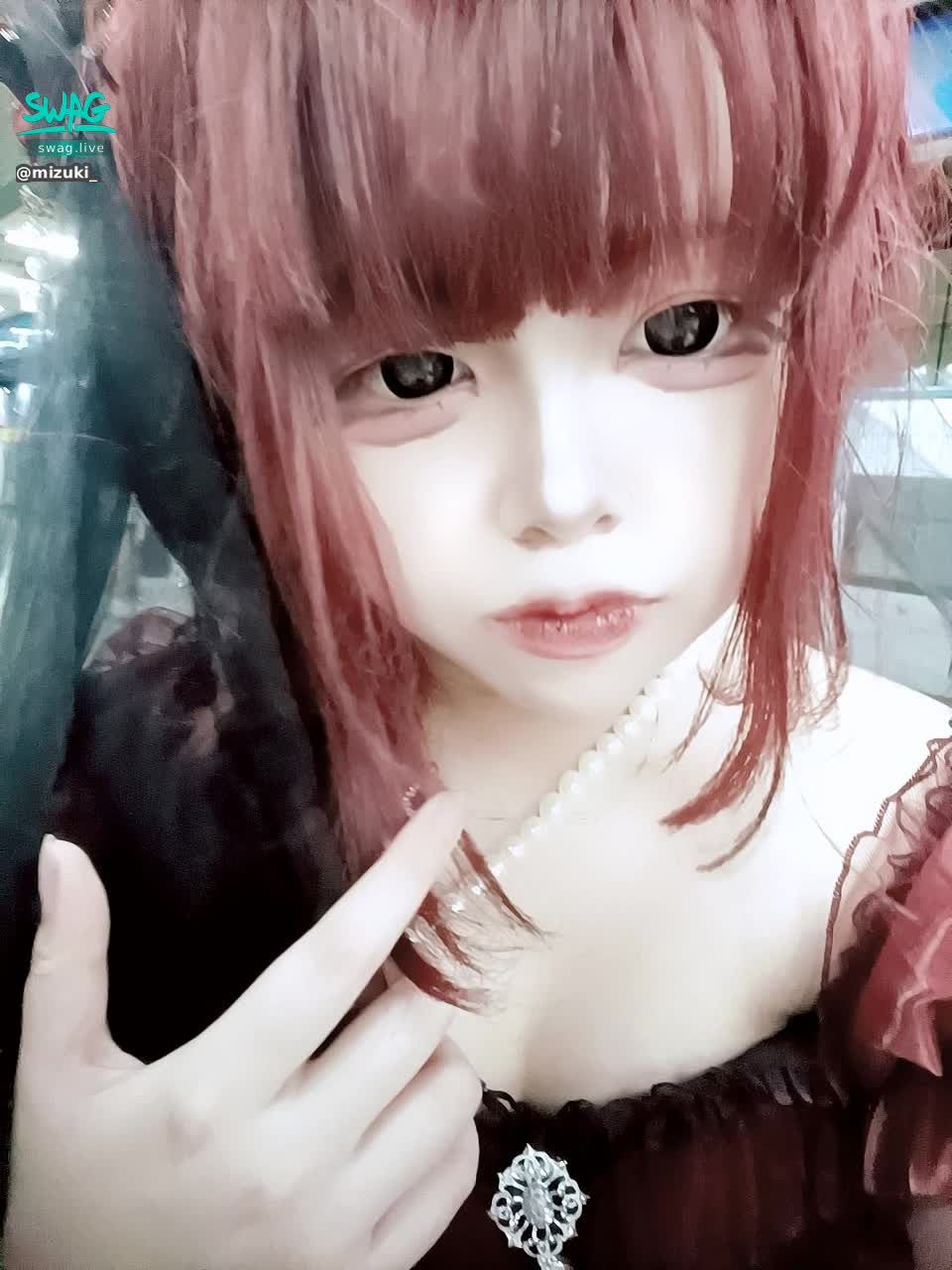 mizuki_ : lolita跟地雷系妝容意外的很搭耶