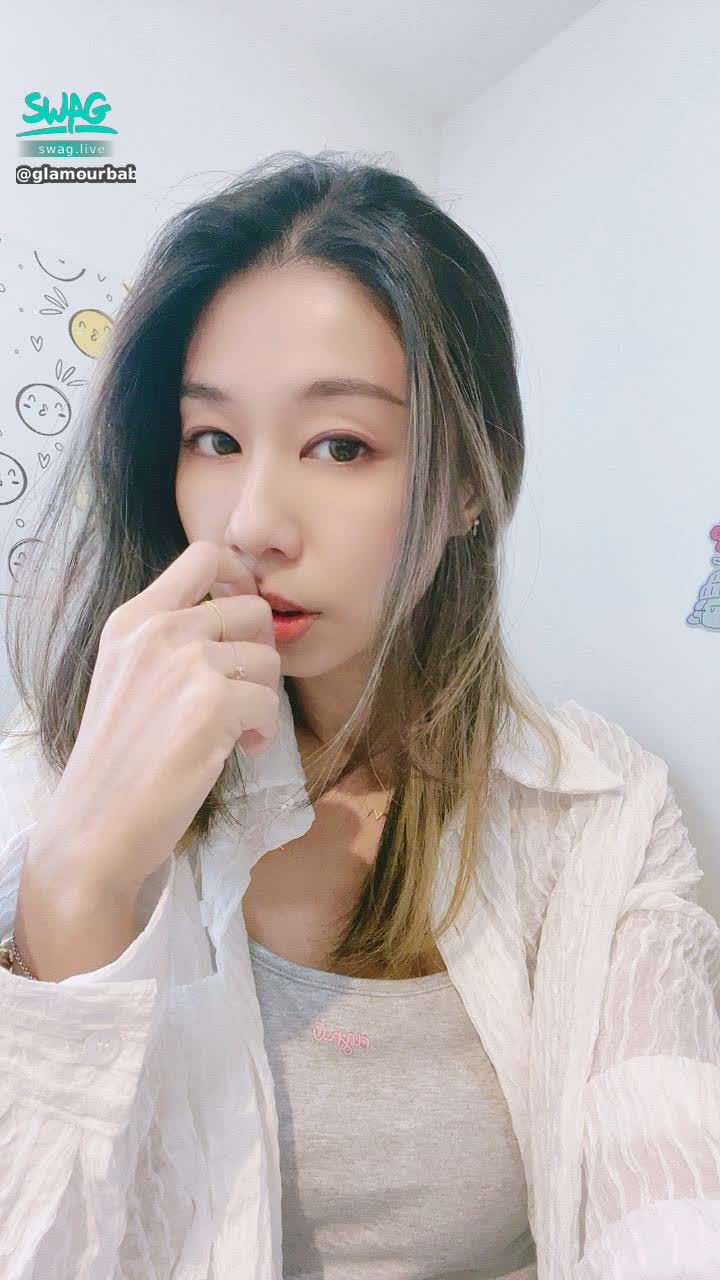 glamourbaby : 期待=今晚直播能遙控玩我=😈