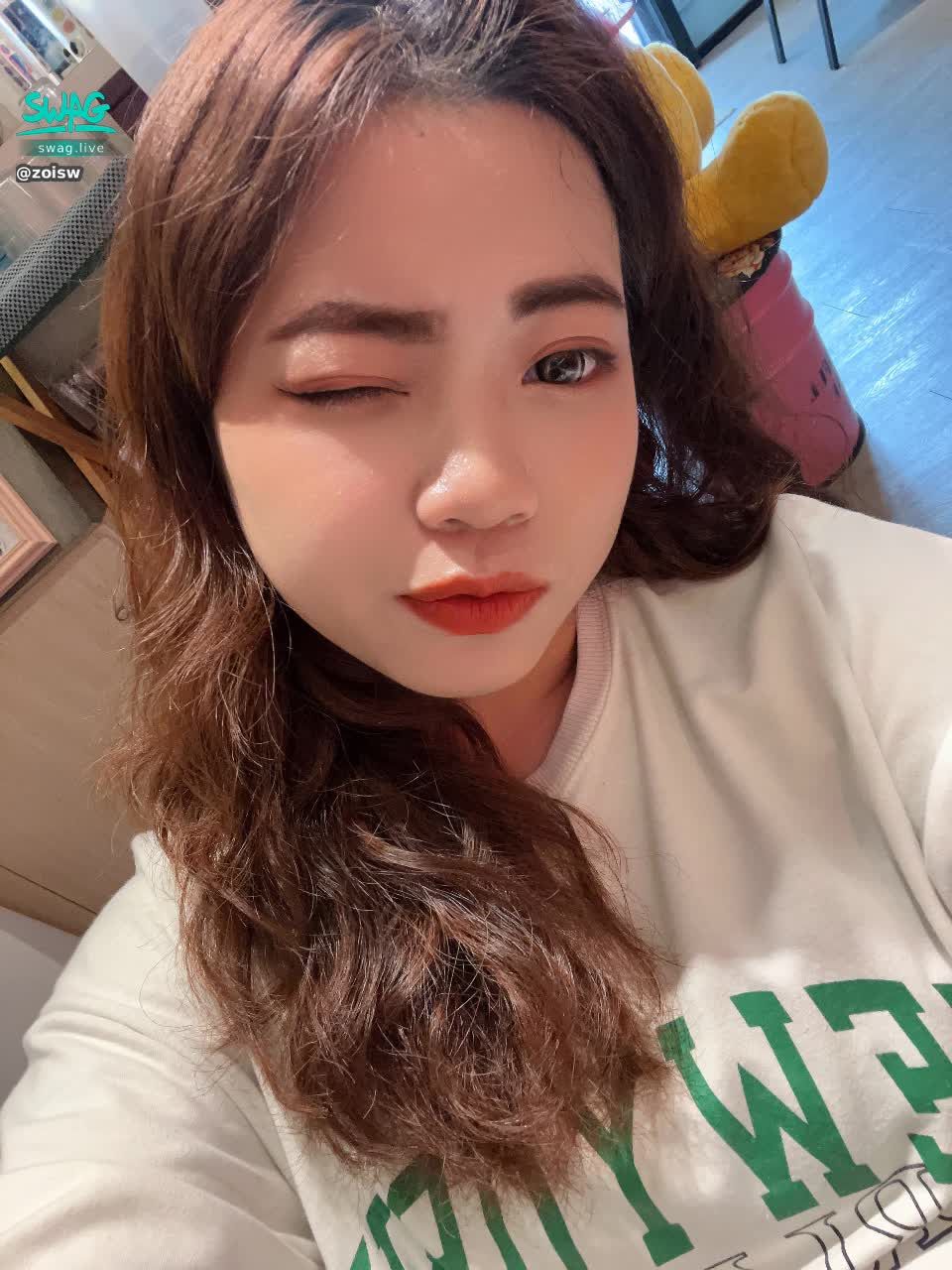 看看👀可愛的柔伊