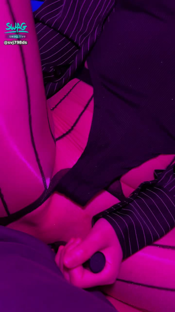  : 看着直接淫荡的样子好羞耻
