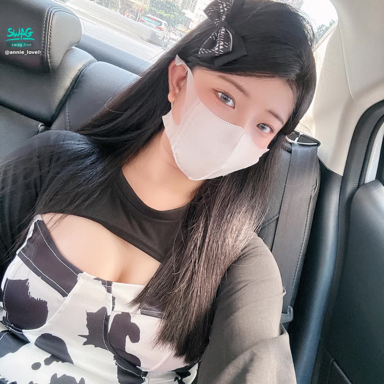 annie_lovely : 安妮在計程車🚕上玩跳蛋
直播🔥請Babe多支持
 首次戶外跳蛋😳💦💦