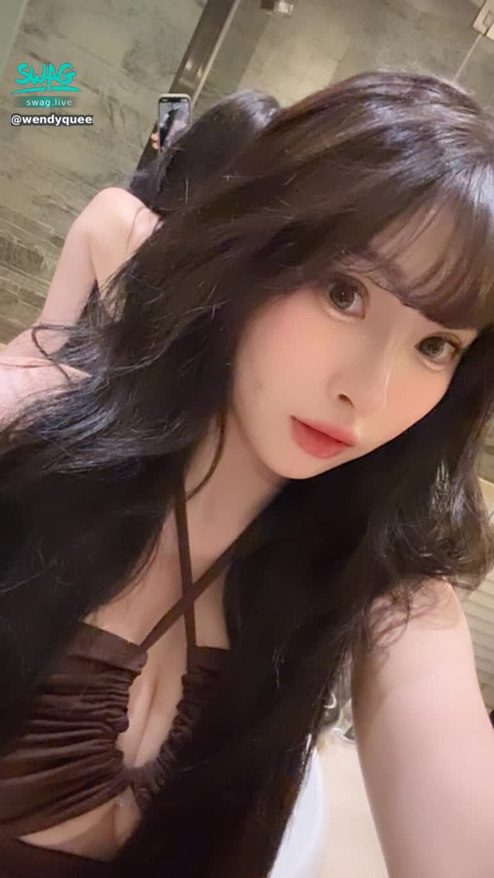 wendyqueen : 中秋節限時低鑽制服一件約❤️